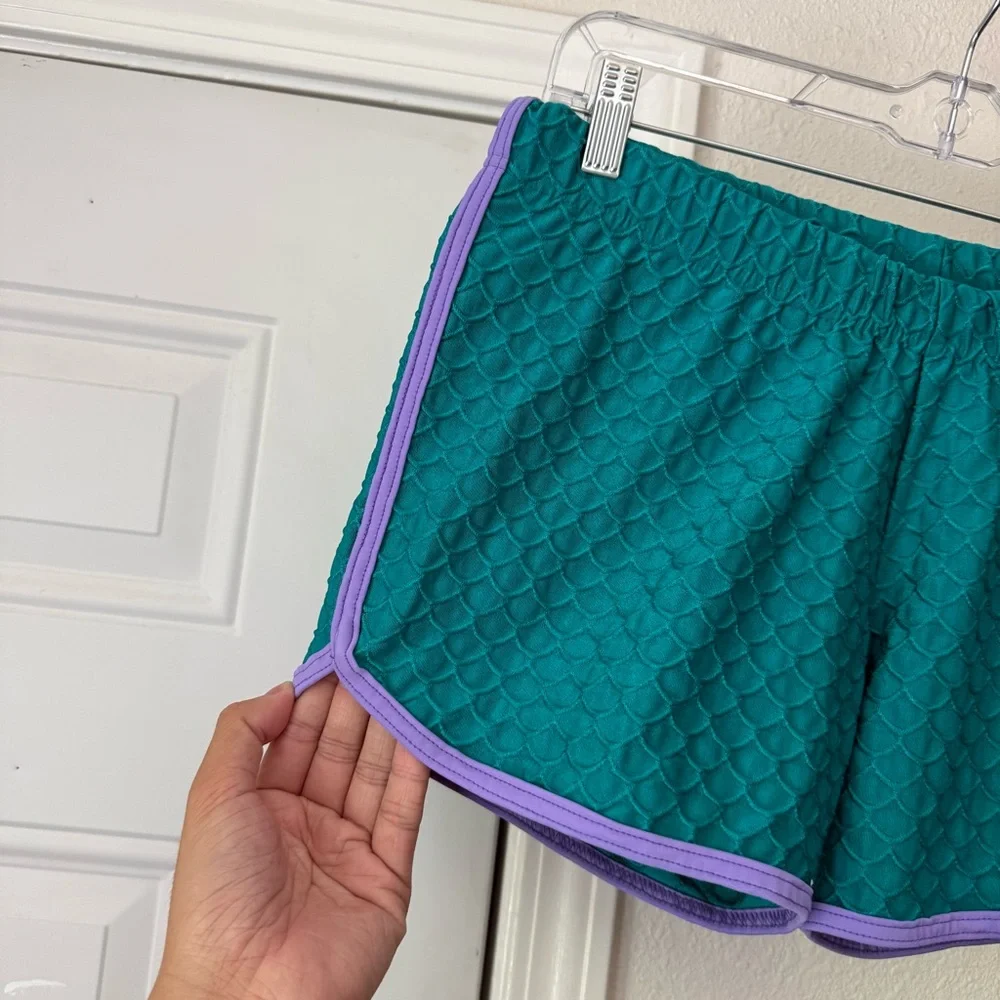 SLICK IT UP New York teal green‎ blue mermaid scales knit hot rounded hem shorts